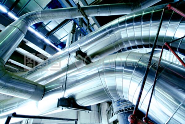 工業(yè)區(qū)中的藍(lán)色鋼管